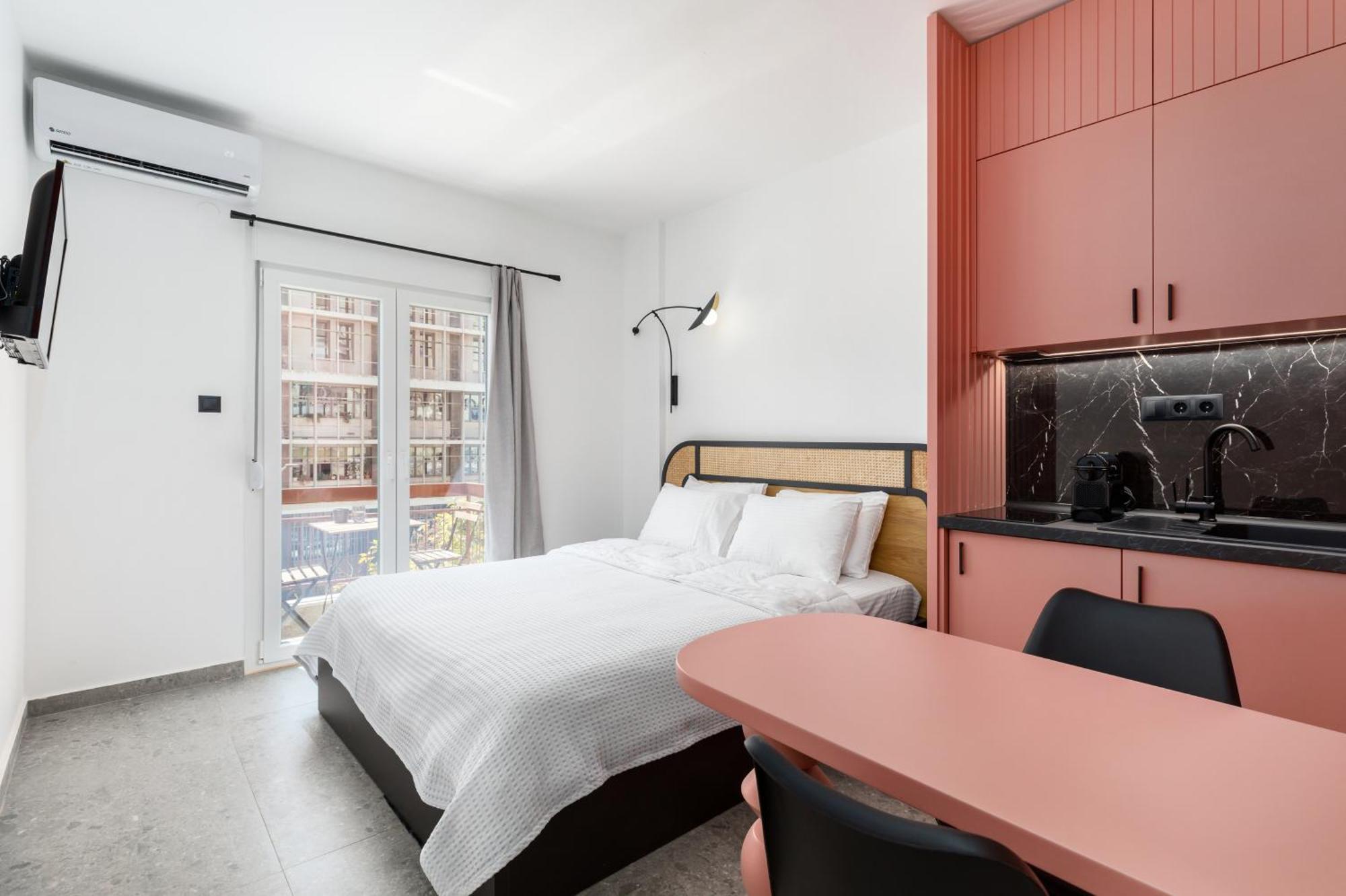 Lorian Suite By Alchemia Parking Thessaloniki Exterior photo