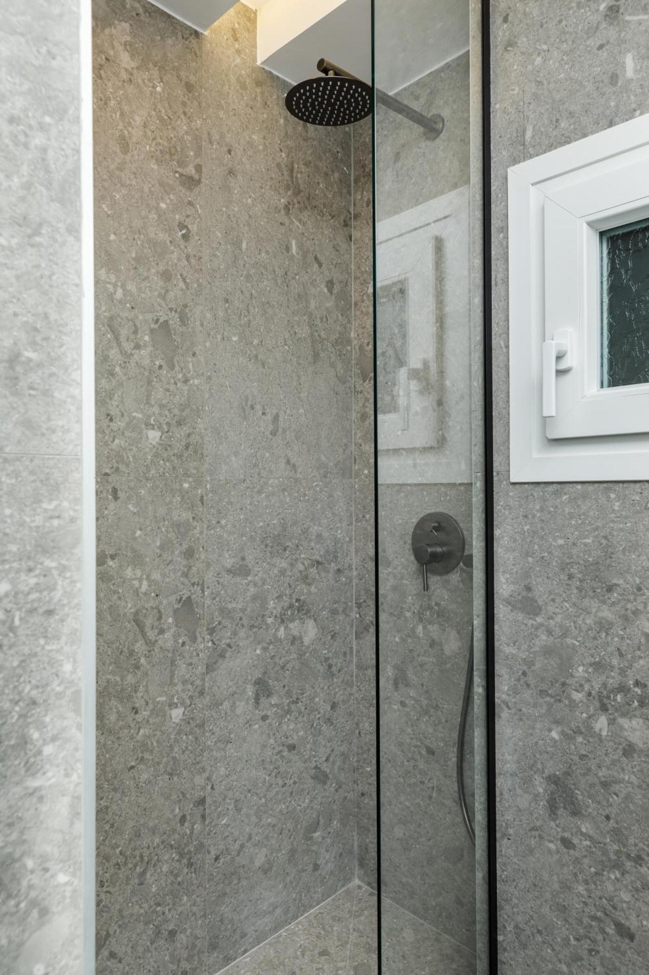 Lorian Suite By Alchemia Parking Thessaloniki Exterior photo